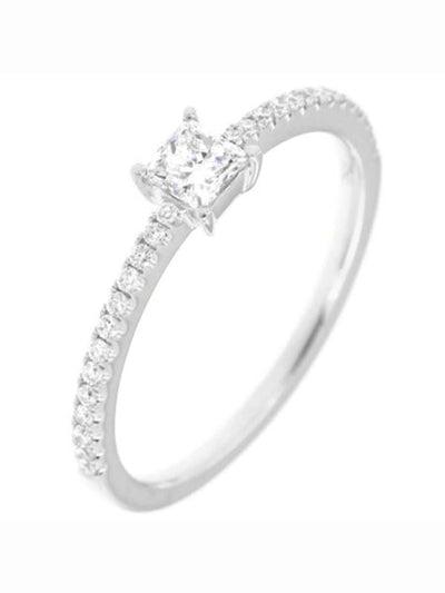 Bague discrète à diamant coupe princesse