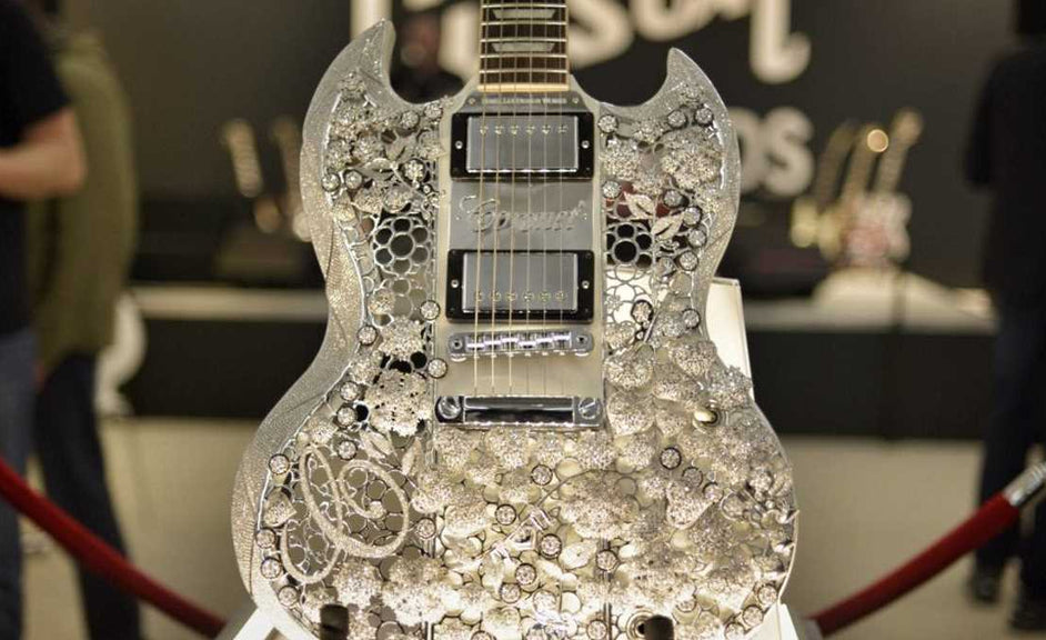 Eden of Coronet: Une guitare tapissée de diamants