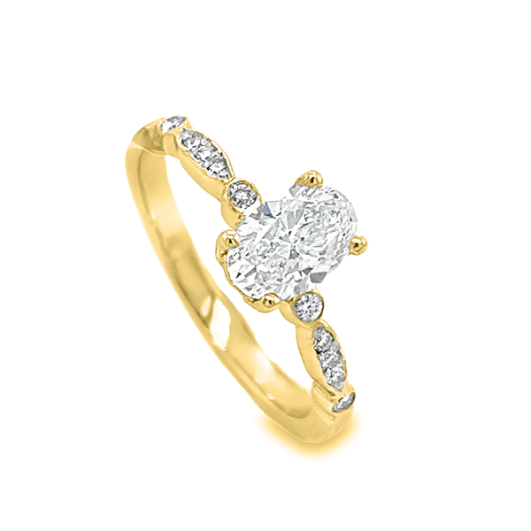 Bague style vintage à diamant ovale