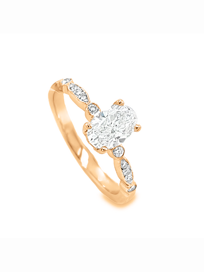 Bague style vintage à diamant ovale
