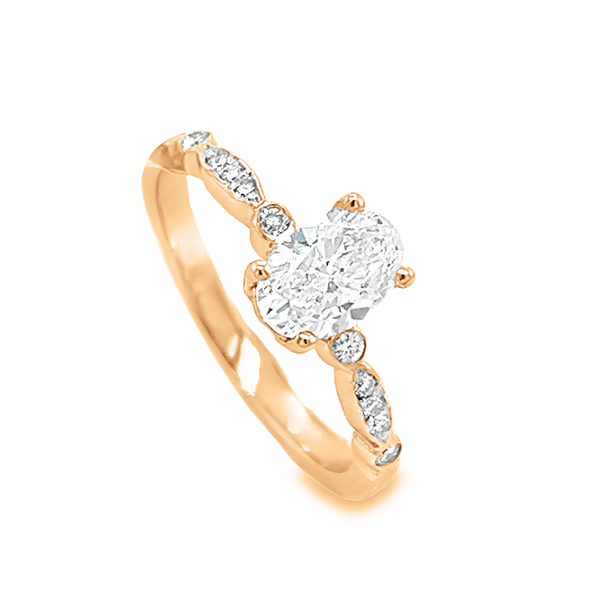 Bague style vintage à diamant ovale